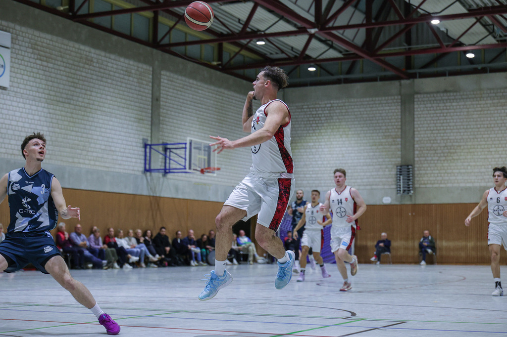 1.Regio BAYER GIANTS vs LippeBaskets Werne-50 | Fotos von Basketballspielen aus dem Raum NRW fotografiert von Gero Mueller-Laschet und Daniel Schaefer - Realisiert mit Pictrs.com