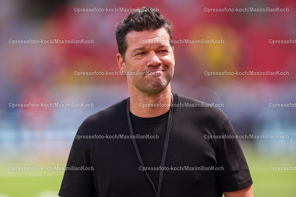 B0411052501117 | 11.05.2025, Fußball, Bayer 04 Leverkusen - Borussia Dortmund, 1. Fußball Bundesliga, 33. Spieltag, BayArena, Saison 2024 2025: DAZN Moderator Michael BallackDFB regulations prohibit any use of photographs as image sequences and or quasi-video.