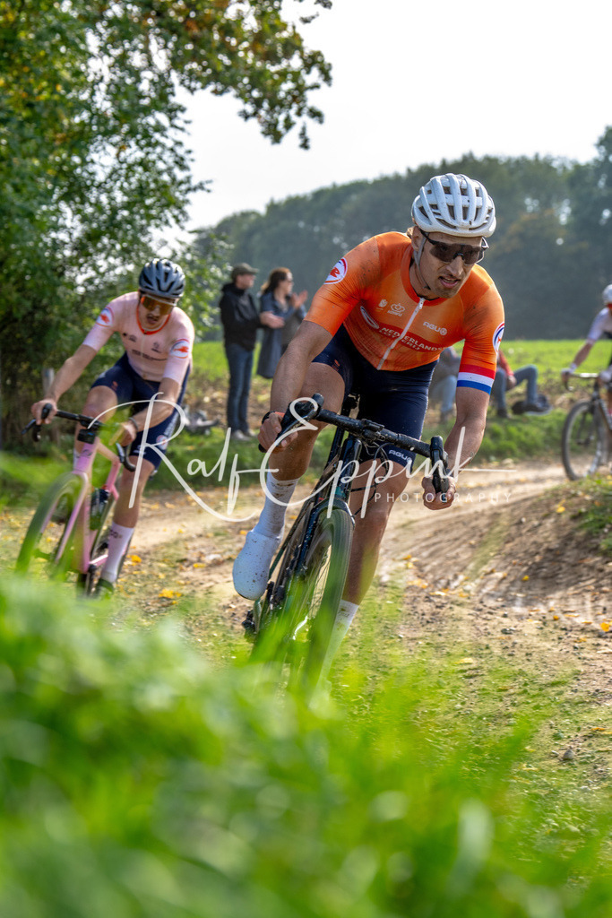 Ralf Eppink Photography 20251012_DSC04295 | Sportfotografie, Eventfotografie, Porträtfotografie, Radsport Fotograf, Triathlon Fotograf, Düsseldorf Fotograf, Köln Fotograf, Actionfotografie, Teamfotografie, Peoplefotografie, Business Portraits, Veranstaltungsfotografie, Reportagefotografie - Realisiert mit Pictrs.com