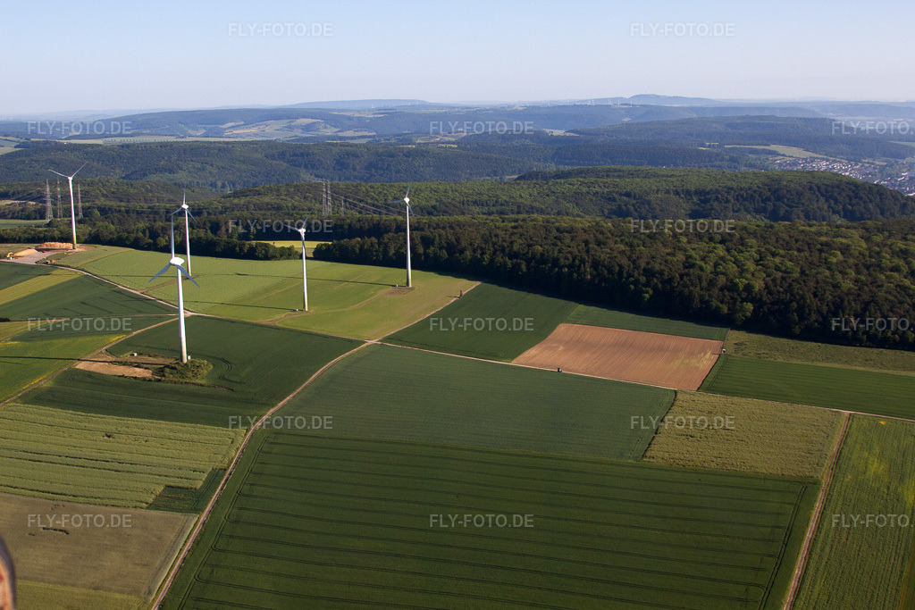 Luftbild: Windpark Haarbrück-Wortberg im Ortsteil Haarbrück in Beverungen im Bundesland Nordrhein-Westfalen in Deutschland. Foto: IMG_65657.jpg vom 25.05.2014 durch Werner Riehm/FLY-FOTO.de