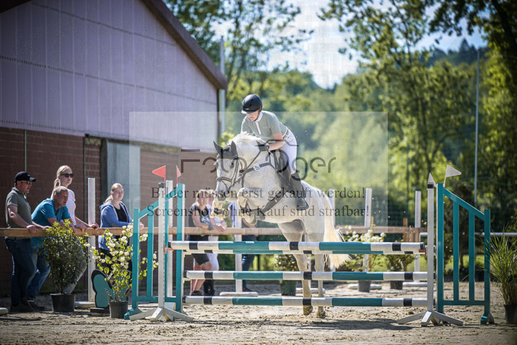 DOS_1950 | Entdecke hochwertige Reitturnierfotos von Foto Oger. Professionell, emotional und authentisch – jetzt Lieblingsmomente im Shop bestellen.Deutschlandweite Turnierfotografie. - Realisiert mit Pictrs.com