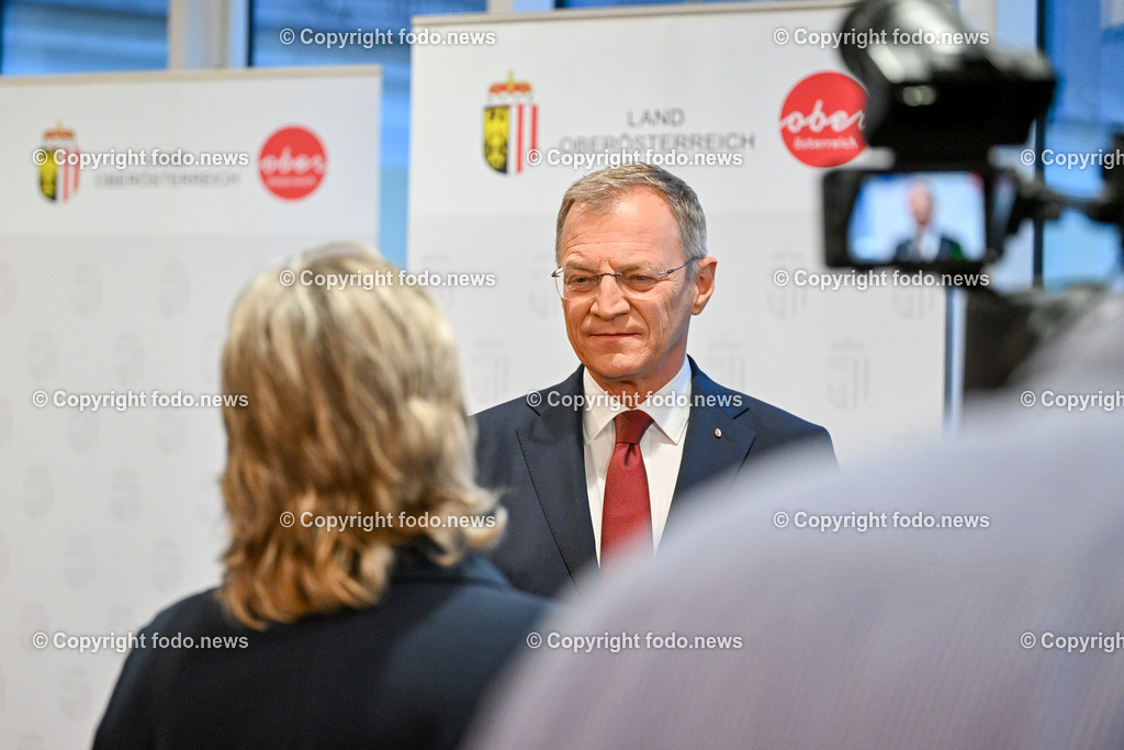 Pressewahldienst Linz zur Nationalratswahl 2024_ 29.09.2024-52 | 29.09.2024, Ursulinenhof Linz AUT, Nationalratswahl 2024, Pressewahldienst im Bild LH Thomas Stelzer (VP, Landeshauptmann Ooe)