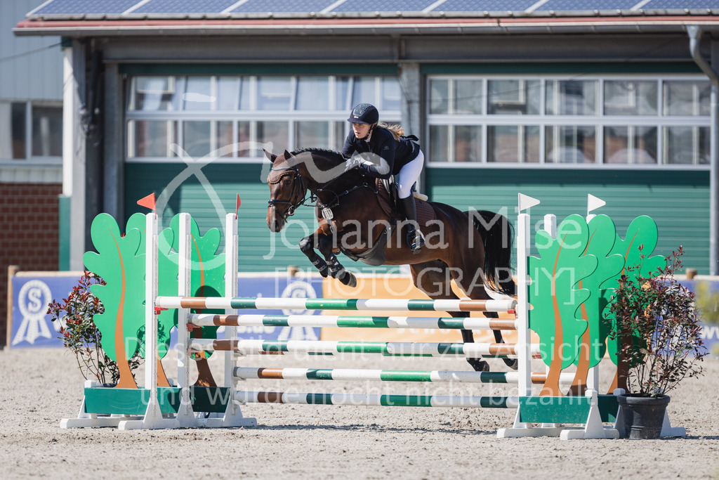 230516_Mühlen_04SprPf-L-451 | Deine schönsten Turniermomente als professionelle Fotos! Entdecke hochwertige Pferdesport-Fotografie im Online-Shop. Jetzt Fotos finden & bestellen!