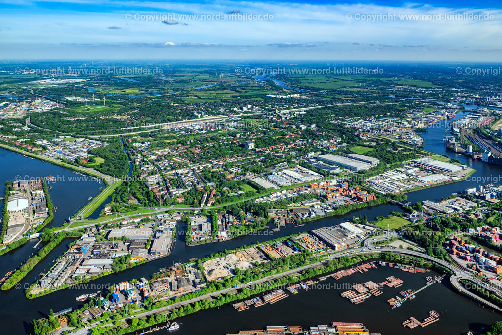 Hamburg_Wilhelmsburg_Hafenrandstrasse_ELS_9861070524 | HAMBURG 07.05.2024 Wilhelmsburg Industrie und Wohngebiet Reiherstieg in Hamburg, Deutschland. // Wilhelmsburg industry and residential area Reiherstieg in Hamburg, Germany. Foto: Martin Elsen