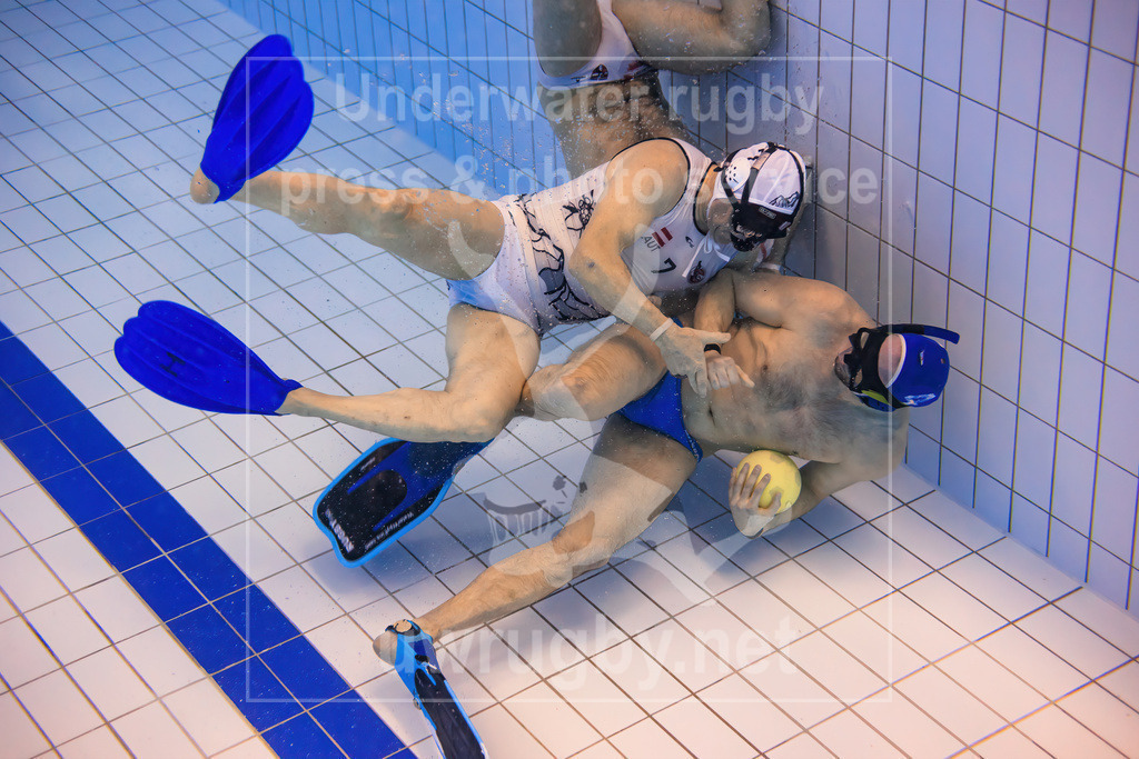 Underwater rugby action press picture | Bamberg, Germany - March 04 2023: Underwater rugby training camp of the Tauchclub Bamberg together with the Austrian national team. - Realisiert mit Pictrs.com