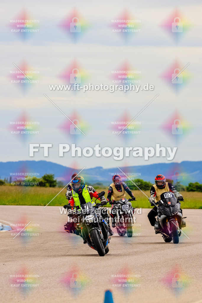 MotoTeam-2923 | Hier findet Ihr Bilder von Touristenfahrten auf der Nürburgring Nordschleife oder von anderen Veranstaltungen die ich besucht habe. Viel Spass beim Durch Schauen 