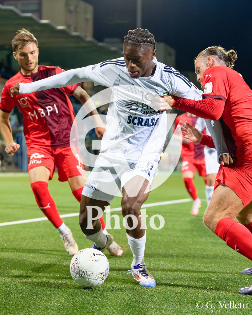 Challenge League - Etoile Carouge FC v FC Vaduz | Bonota Traoré (9 Etoile Carouge FC) in action during the Challenge League game between Etoile Carouge FC and FC Vaduz at Stade de la Fontenette in Carouge, Switzerland