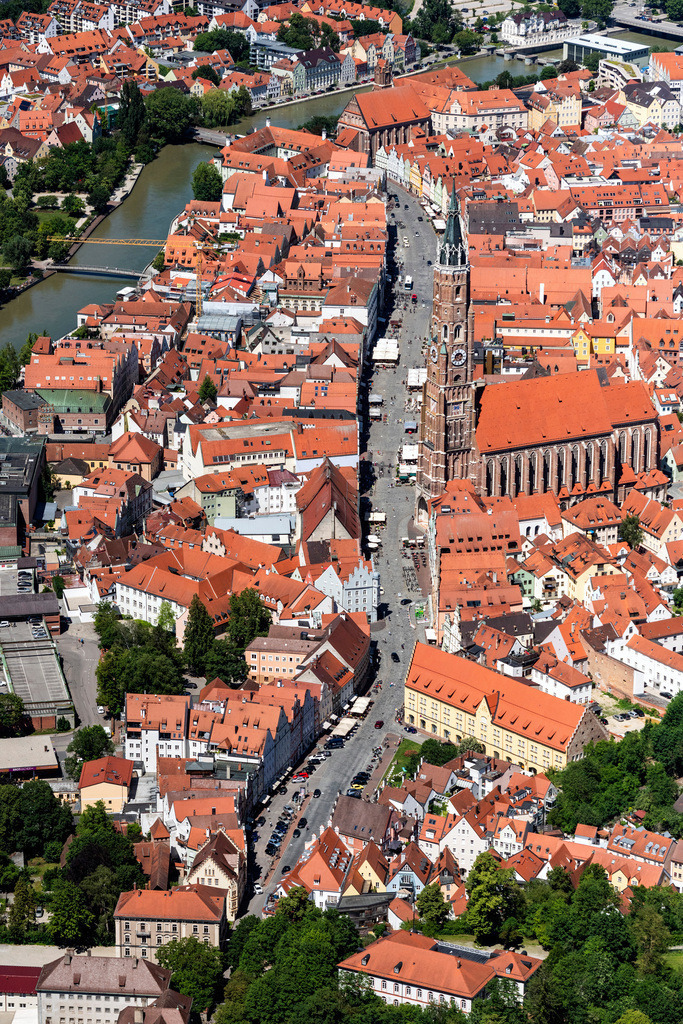 dr__0054492.jpg | LANDSHUT 12.06.2020 Altstadtbereich und Innenstadtzentrum in Landshut im Bundesland Bayern, Deutschland. // Old Town area and city center in Landshut in the state Bavaria, Germany. Foto: Daniel Reiter