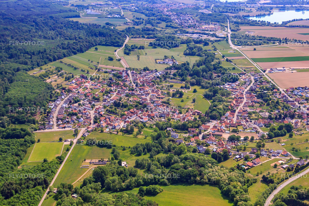 Dorfansicht aus Westen | Luftbild: Dorfansicht aus Westen in Scheibenhardt im Bundesland Rheinland-Pfalz in Deutschland. Foto: IMG_40873.jpg vom 08.05.2011 durch Werner Riehm/FLY-FOTO.de - Realisiert mit Pictrs.com