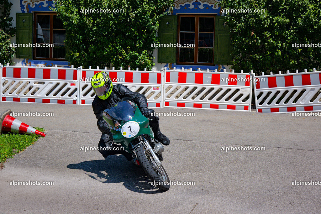 P1036849-2 | Erleben Sie atemberaubende, hochqualitative Fotos Ihrer Fahrt entlang der malerischen Alpenstraßen. Besuchen Sie alpineshots.com, um professionelle Aufnahmen Ihrer unvergesslichen Reise zu finden und zu kaufen - Realisiert mit Pictrs.com