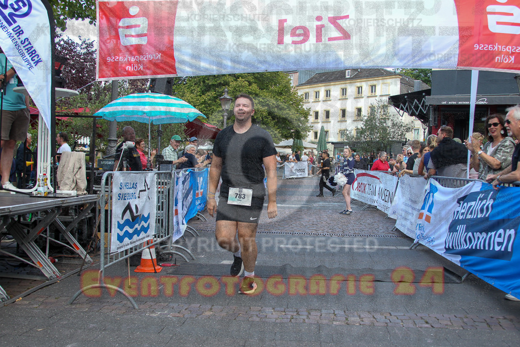 250824_1526_EV4_2875 | Sportfotografie im Rhein-Sieg Kreis, Köln, Bonn, NRW, Rheinland Pfalz, Hessen, etc. Unser Tätigkeitsfeld umfasst den Laufsport vom Volkslauf über den Marathon, Duathlon, Triathon bis zum Ultralauf wie Kölnpfad Ultra oder Schindertrail.