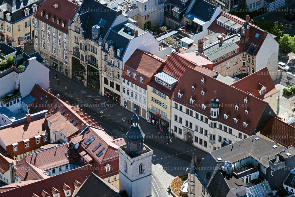 4026415 | ERFURT 07.05.2020 Altstadtbereich und Innenstadtzentrum Am Anger in Erfurt im Bundesland Thüringen. Mit im Bild der alte Angerbrunnen und das katholische Pfarramt St. Crucis / St. Wigbert. // Old Town area and city center at the anger in Erfurt in the state Thuringia. In the picture the old anger fountain and the catholic rectory st. crucis / st. wigbert. Foto: Gerhard Launer