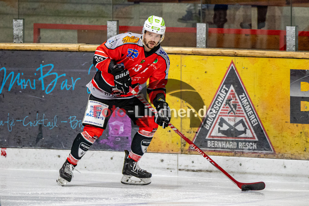 TSV Peißenberg Miners vs ERSC Amberg Wild Lions | Eishockey Bayernliga 2023/2024, TSV Peißenberg Miners vs ERSC Amberg Wild Lions,
Dejan VOGL (Miners 23) in Aktion,
2023-10-27 in Peißenberg (Eisstadion)
23 Dejan VOGL (Miners 23)
Copyright: WolfgangxLindner foto-lindner.de