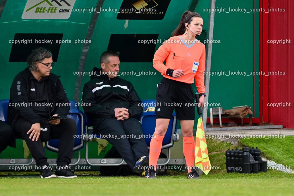 ASK Klagenfurt vs. SK Vorwärts Steyr 21.4.2024 | Assistentcoach ASK Klagenfurt Willi Ogris, Assistentcoach ASK Klagenfurt Dieter Schmied, Lena Hirtl Referee, ASK Klagenfurt vs. SK Vorwärts Steyr 21.4.2024, ASK Klagenfurt vs. SK Vorwärts Steyr am 21.04.2024 in Klagenfurt (ASK Sportzentrum Fischl), Austria, (Photo by Bernd Stefan)
