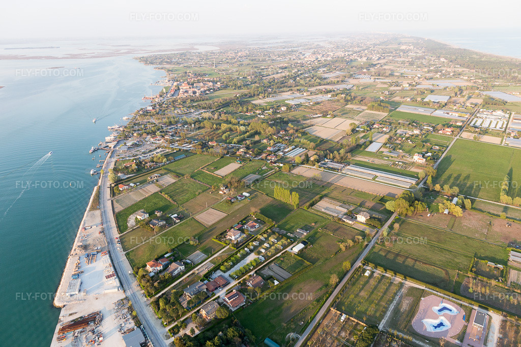 Aerial view: View of the town in Punta Sabbioni in the state Veneto, Italy.Photo: IMG_098271.jpg taken on 04/03/2017 by Werner Riehm/FLY-FOTO.comResolution of the original: 5472 x 3648 px