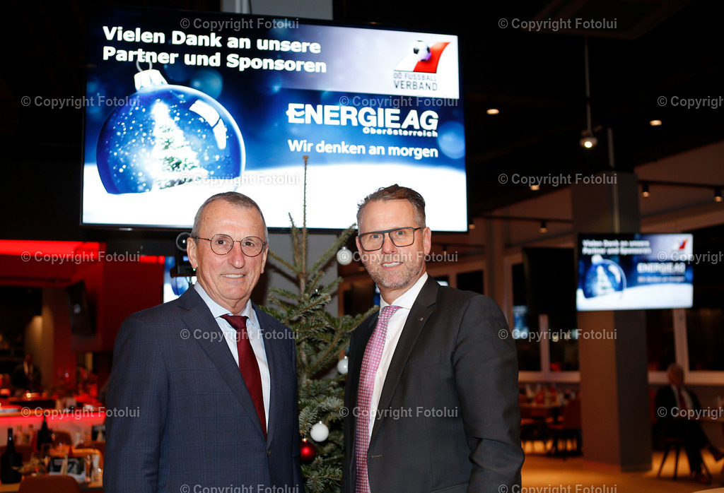 A_LUI_191223_01 | SPORT,FUSSBALL,JAHRESABSCHLUSSFEIER OOEFV 2023 IM BILD:  FOTO: DR.GERHARD GOETSCHHOFER UND STEFAN SANDBERGER FOTOLUI/OOEFV