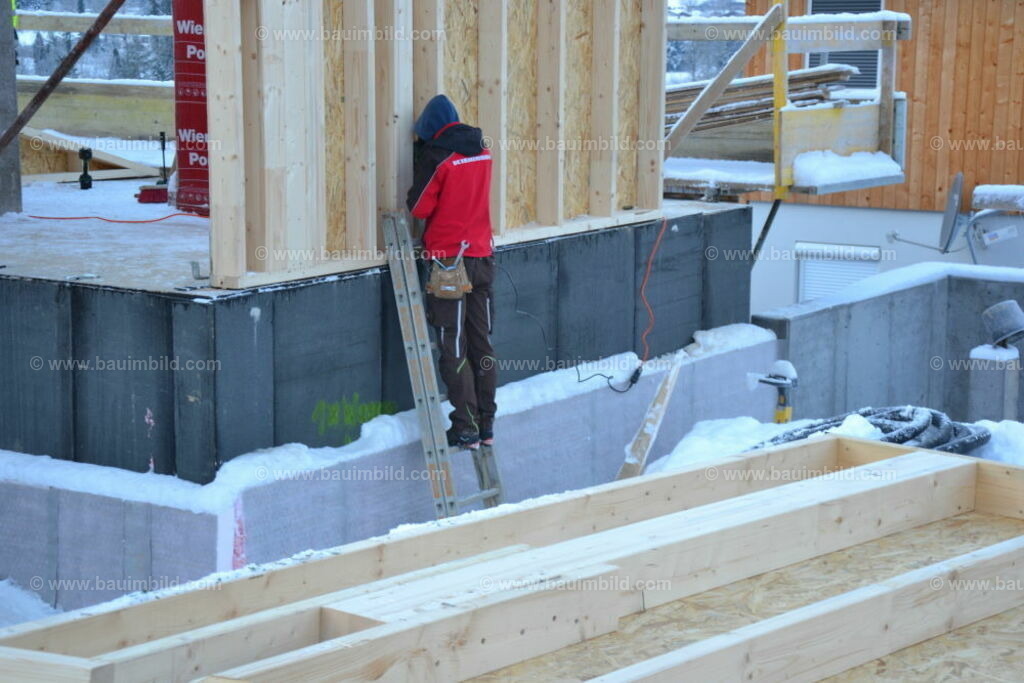bib-lg09-holzbau-0026 | Nach LV-Leistungsgruppen sortierte Detailfotos über den Bau eines Hauses. Alle Hausbau-Bilder direkt vom Urheber und Autor der Website Haus-Selber-Bauen.com