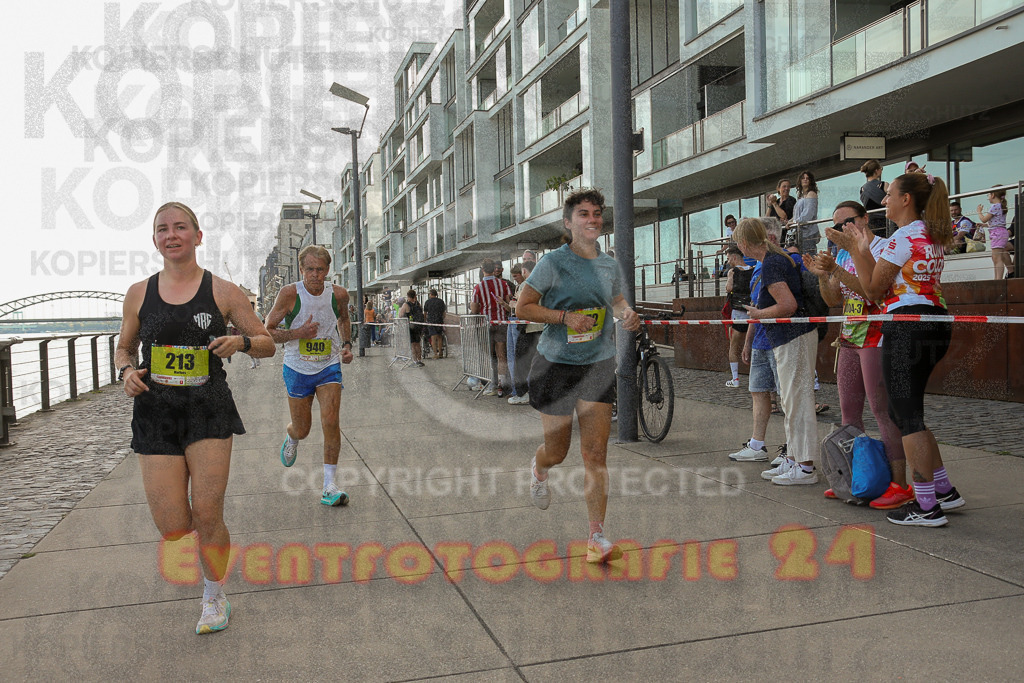 250920_1452_EX1_7993 | Sportfotografie im Rhein-Sieg Kreis, Köln, Bonn, NRW, Rheinland Pfalz, Hessen, etc. Unser Tätigkeitsfeld umfasst den Laufsport vom Volkslauf über den Marathon, Duathlon, Triathon bis zum Ultralauf wie Kölnpfad Ultra oder Schindertrail.
