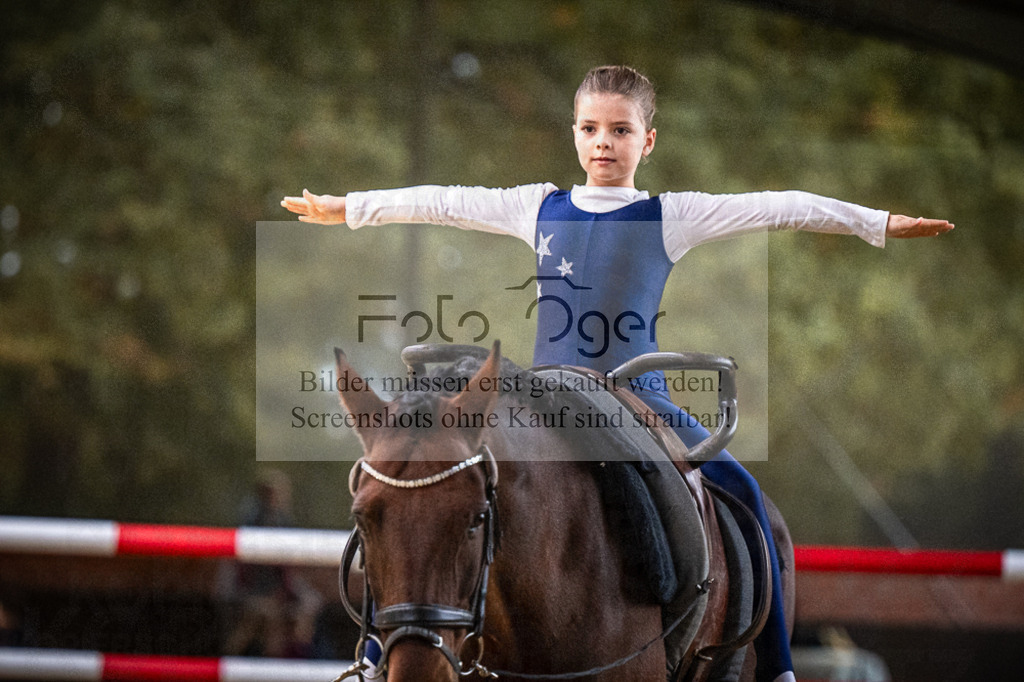 DOS_0186 | Entdecke hochwertige Reitturnierfotos von Foto Oger. Professionell, emotional und authentisch – jetzt Lieblingsmomente im Shop bestellen.Deutschlandweite Turnierfotografie. - Realisiert mit Pictrs.com