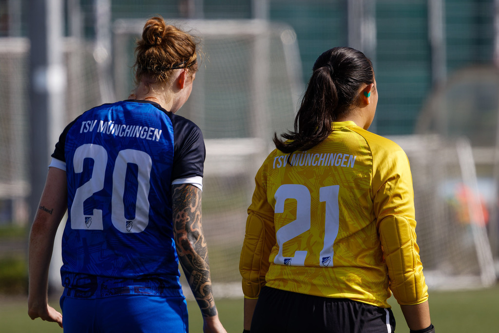 FCHMÜN_250907_4807 | Fotopresso – Sportfotografie in Heidenheim & Umgebung. Professionelle Sportfotografie für unvergessliche Momente. Dynamische Action-Shots, emotionale Szenen & hochwertige Bilder. - Realisiert mit Pictrs.com