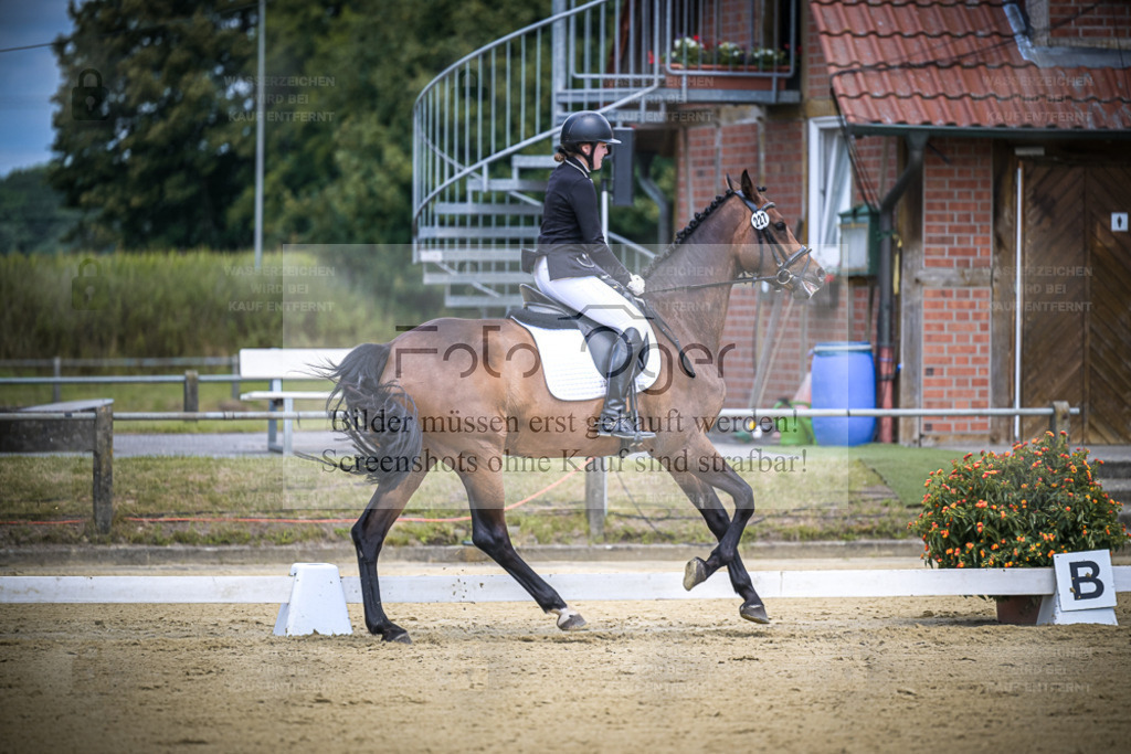 DOS_1051 | Entdecke hochwertige Reitturnierfotos von Foto Oger. Professionell, emotional und authentisch – jetzt Lieblingsmomente im Shop bestellen. - Realisiert mit Pictrs.com