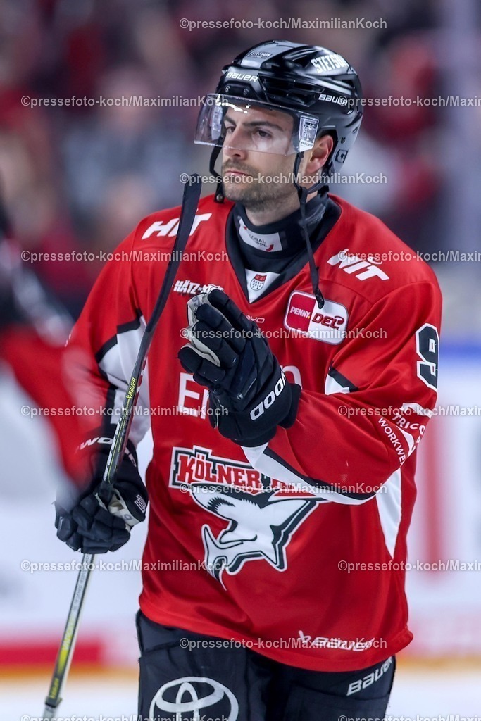 KEC24032502087 | 24.03.2025, Eishockey, DEL Play-offs, Kölner Haie - Fischtown Pinguins Bremerhaven, Viertelfinale Spiel 4, Lanxess-Arena Köln: Maximilian Kammerer (Kölner Haie #9) 
