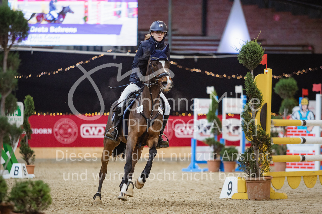 221127_Winterfestival_L-Spr_HPTTY-229 | Deine schönsten Turniermomente als professionelle Fotos! Entdecke hochwertige Pferdesport-Fotografie im Online-Shop. Jetzt Fotos finden & bestellen!