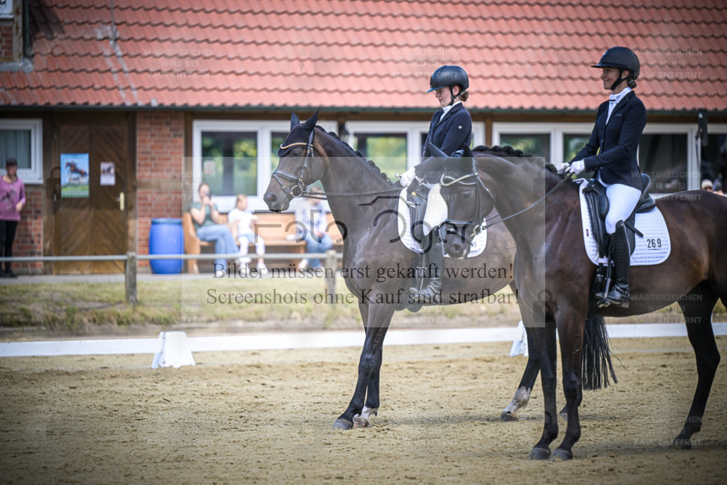 DOS_4977 | Entdecke hochwertige Reitturnierfotos von Foto Oger. Professionell, emotional und authentisch – jetzt Lieblingsmomente im Shop bestellen. - Realisiert mit Pictrs.com