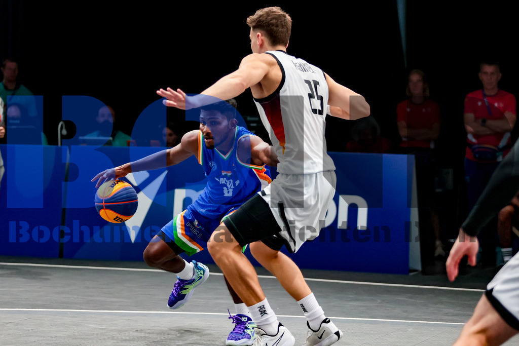 SES_TTG3X320250718-1923 | bond - Realisiert mit Pictrs.com