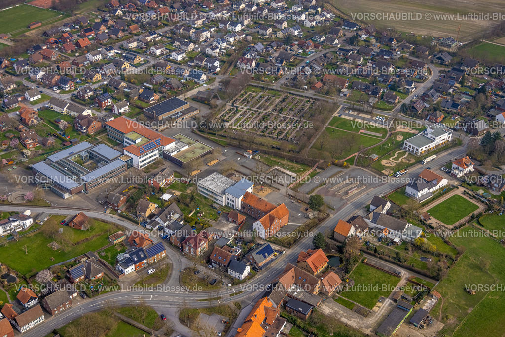 Lippetal240307219 | Luftbild, Lippetalschule Gesamtschule, Wohngebiet und Friedhof, St.-Ida-Schule Herzfeld kath. Grundschule, Lippetal, Herzfeld, Nordrhein-Westfalen, Deutschland