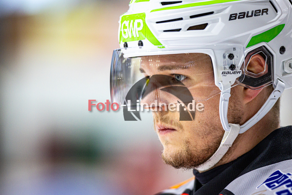 TSV Peißenberg MINERS gegen EHC Königsbrunn PINGUINE | Eishockey Bayernliga Herren Playoffs Viertelfinale 2024/25 - Spiel 4 von 7, TSV Peißenberg MINERS gegen EHC Königsbrunn PINGUINE, 20250216,Florian HÖFLER (MINERS 10) Portrait,2025-02-16 in Peißenberg (Eisstadion Peißenberg)Florian HÖFLER (MINERS 10)Copyright: WolfgangxLindner foto-lindner.de