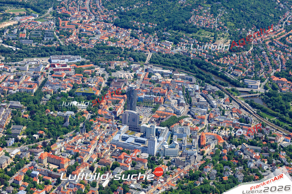 Die Luftaufnahme der Stadt Jena wurde vom UL-Flugzeug heraus erstellt ( keine Drohne )- hohe Auflösung für beste Qualität