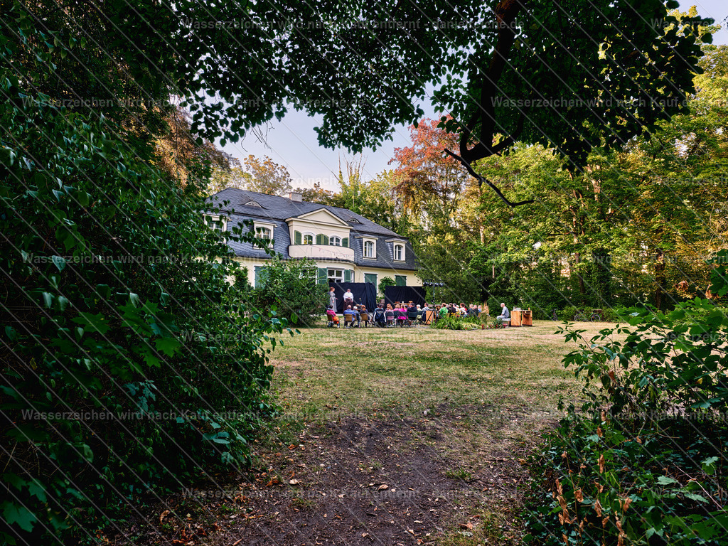 Leipzig Grünau – Haus 4 „Haus Steinstraße e.V.“ anlässlich des Grünauer Kultursommers (Sommer 2022) | Leipzig Grünau – Haus 4 „Haus Steinstraße e.V.“ anlässlich des Grünauer Kultursommers (Sommer 2022) - Realisiert mit Pictrs.com