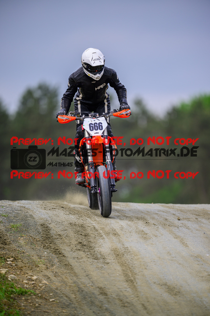 MaZZes_Fotomatrix_20250503_6007705_2783 | S4