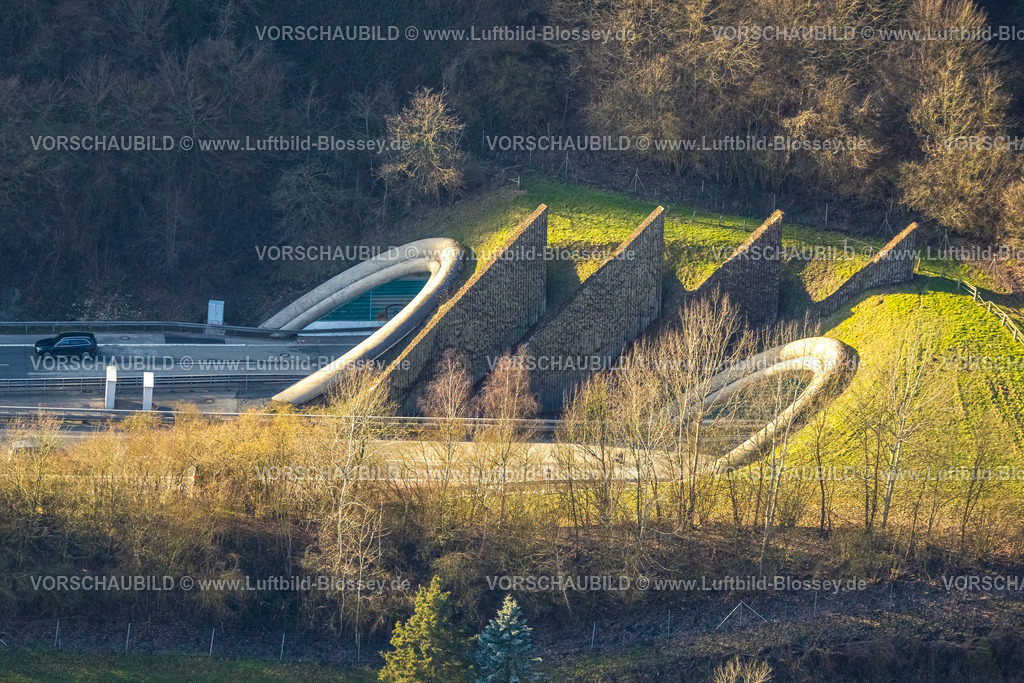Meschede260104174-2 | Luftbild, Autobahn A46 mit futuristischem Tunnel, Einfahrt und Ausfahrt beim Ort  Freienohl, Freienohl, Meschede, Sauerland, Nordrhein-Westfalen, Deutschland