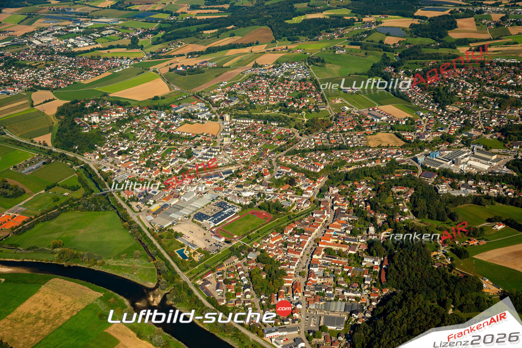 Das Luftbild zeigt :  Bogen - Die Luftaufnahme wurde 2023 vom UL-Flugzeug aus erstellt ( keine Drohne ) - Hochauflösende Luftaufnahme - Für grossformatige Ausdrucke geeignet. Die Geschenkidee !Mit Lizenz und Bildrechte bestellbar
