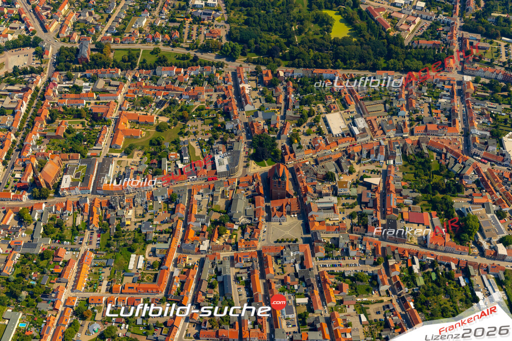 Luftbild Vs Google Maps  Breite Straße  Stendal -Das Luftbild wurde 2025 vom UL-Flugzeug heraus erstellt ( keine Drohnenluftbilder ) - Hochauflösende Luftaufnahme -Nicht vergleichbar mit Google Maps oder Satelittenbilder- Die Geschenkidee !Mit Lizenz und Bildrechte bestellbar