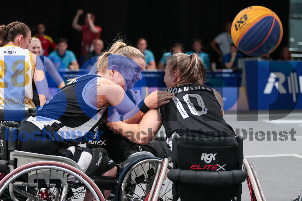 SES_RRG3x320250720-180 | bond - Realisiert mit Pictrs.com