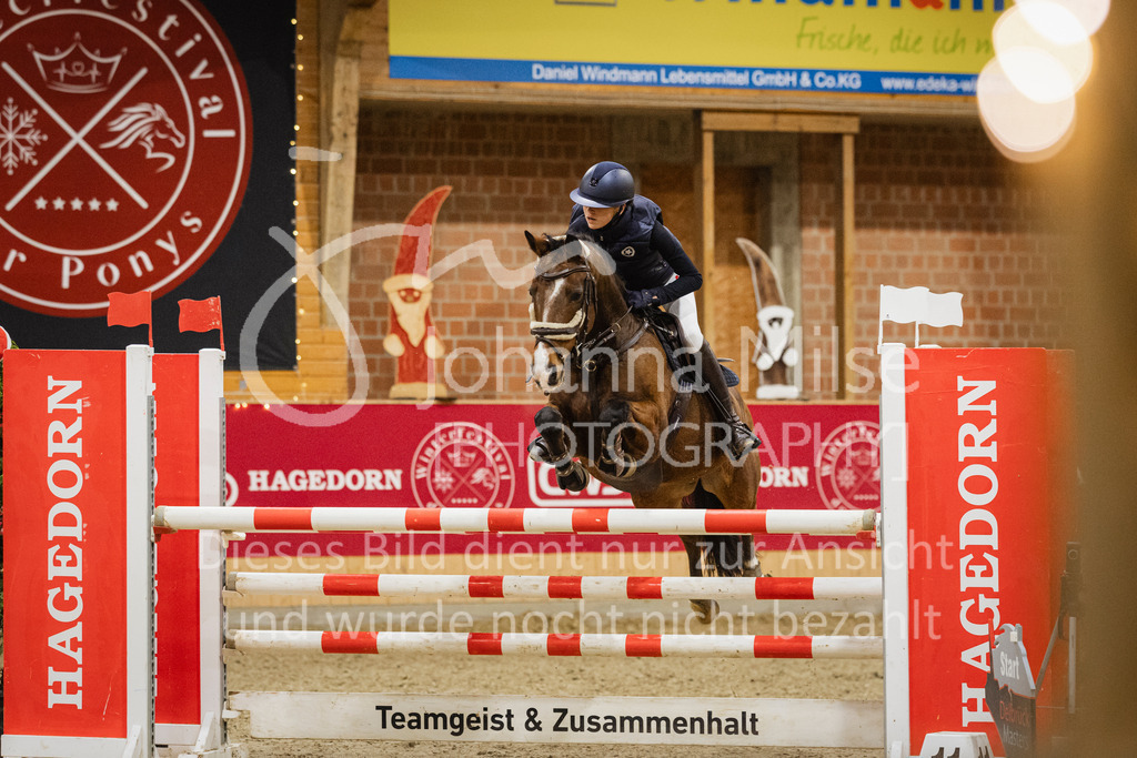 231118_PonyTrophy-258 | Deine schönsten Turniermomente als professionelle Fotos! Entdecke hochwertige Pferdesport-Fotografie im Online-Shop. Jetzt Fotos finden & bestellen!