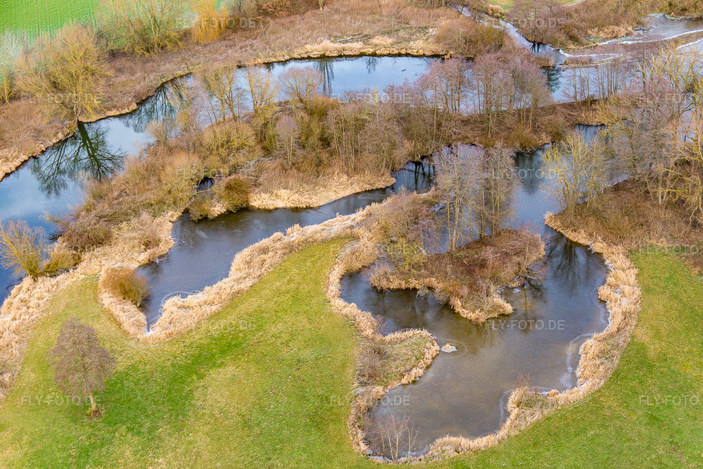Luftbild: Winterliche Auenlandschaft im Rottal am Flussverlauf der Rott im Ortsteil Hirschbach in Bad Birnbach im Bundesland Bayern in Deutschland. Foto: IMG_085526.jpg vom 31.12.2015 durch Werner Riehm/FLY-FOTO.de