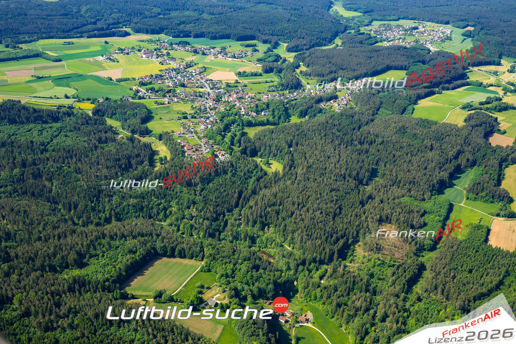 Das Luftbild zeigt Mittelmühle Pottenstein - Die Luftaufnahme wurde 2023 vom UL-Flugzeug aus erstellt ( keine Drohne ) - Hochauflösende Luftaufnahme - Für grossformatige Ausdrucke geeignet. Die Geschenkidee !Mit Lizenz und Bildrechte bestellbar