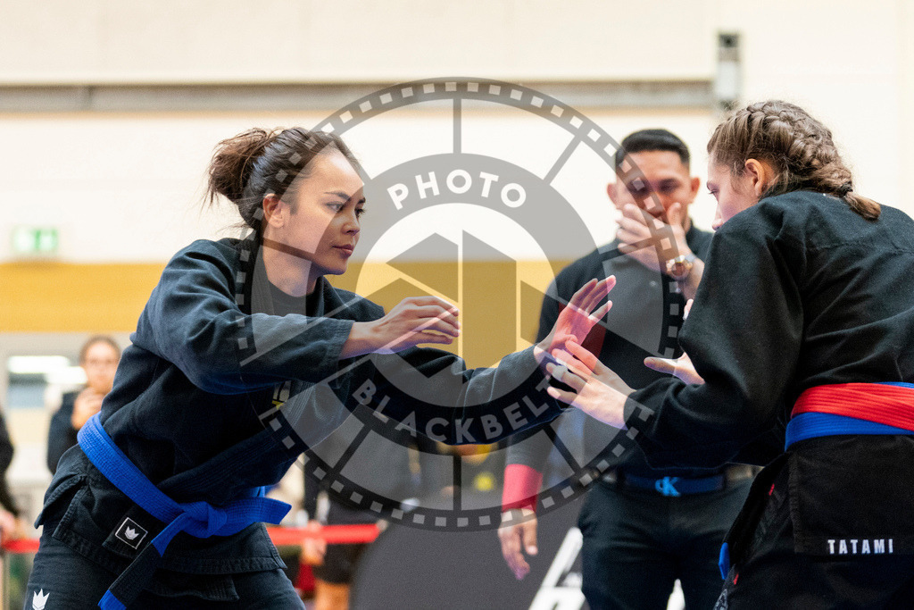 20231118PBB12133 | Fighters compete during the AJP Tour 600 Frankfurt Championship in Frankfurt/Main, Germany, on November 18, 2023.