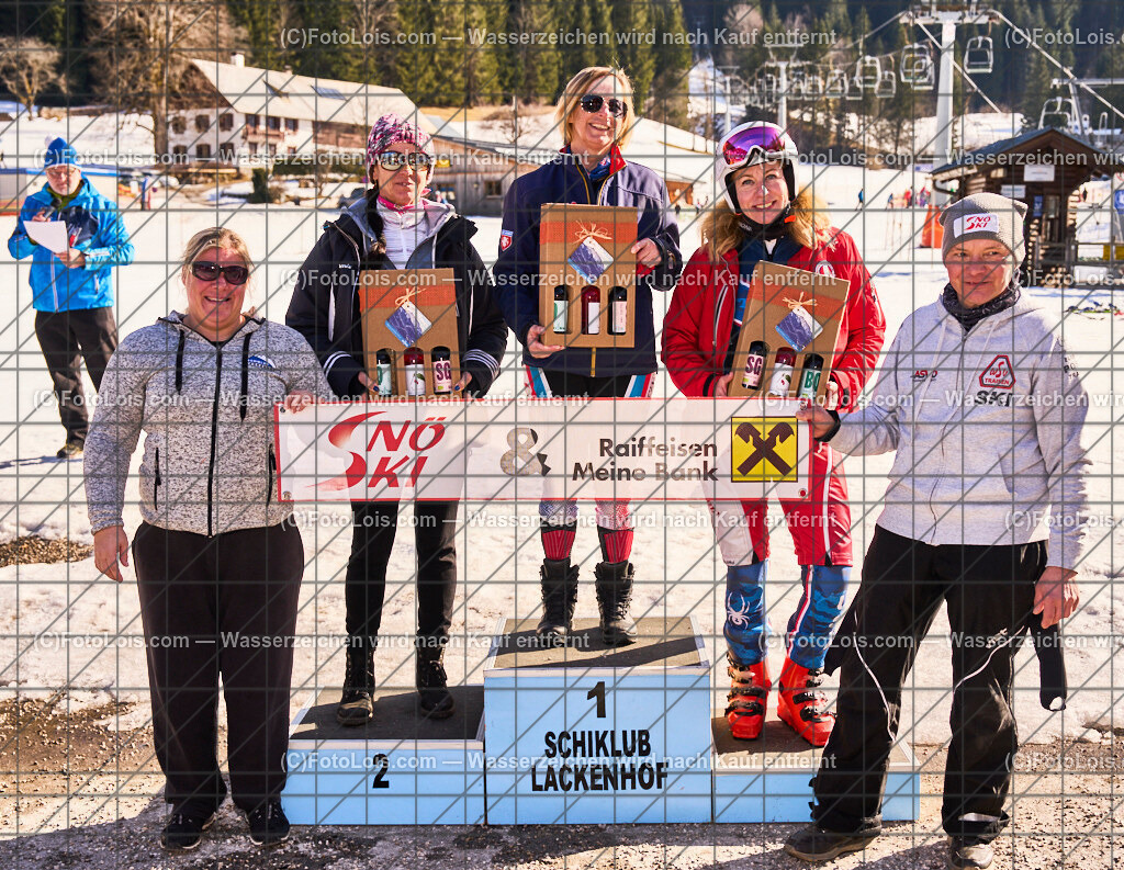 ALP1236_MastersCup-RTL-II_LKHF_Siegerehrung | NÖ Raiffeisen MastersCup, Jugend - Damen - Herren, Riesentorlauf-Rennen 2 auf der Fuchswaldpiste in Lackenhof am Ötscher, durchführender Verein: Schiklub Lackenhof, So 9. Februar 2025.