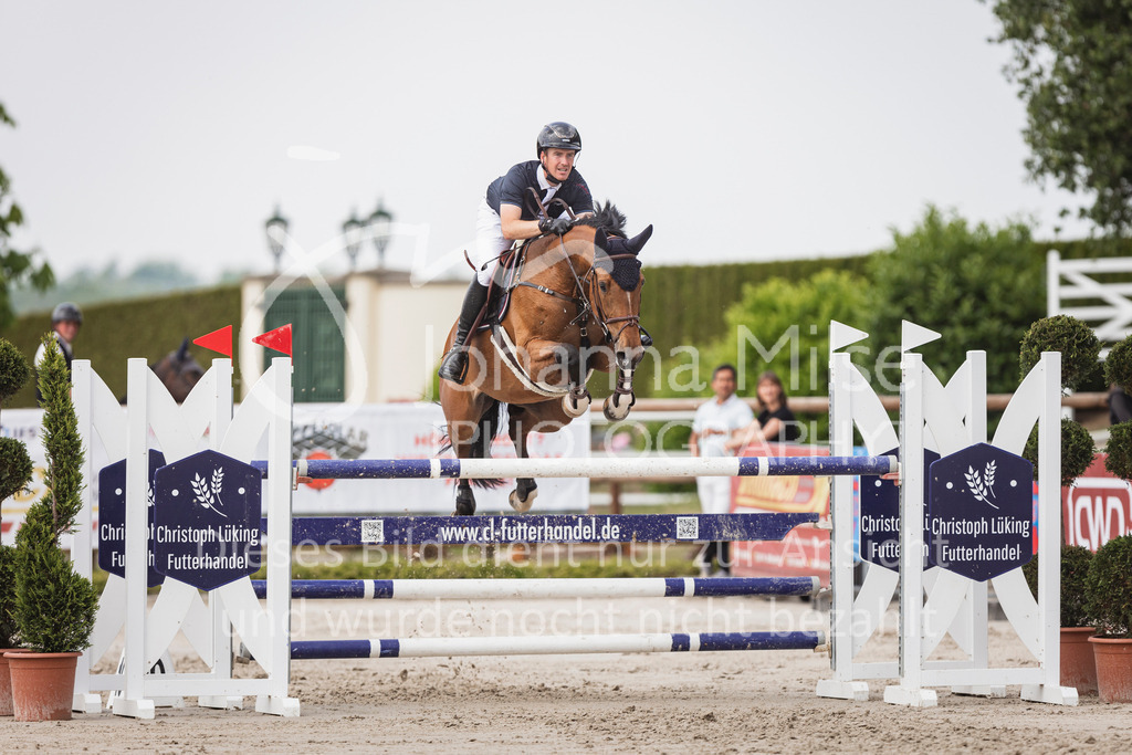 250531_MayDays_M2-Springen-580 | Deine schönsten Turniermomente als professionelle Fotos! Entdecke hochwertige Pferdesport-Fotografie im Online-Shop. Jetzt Fotos finden & bestellen!