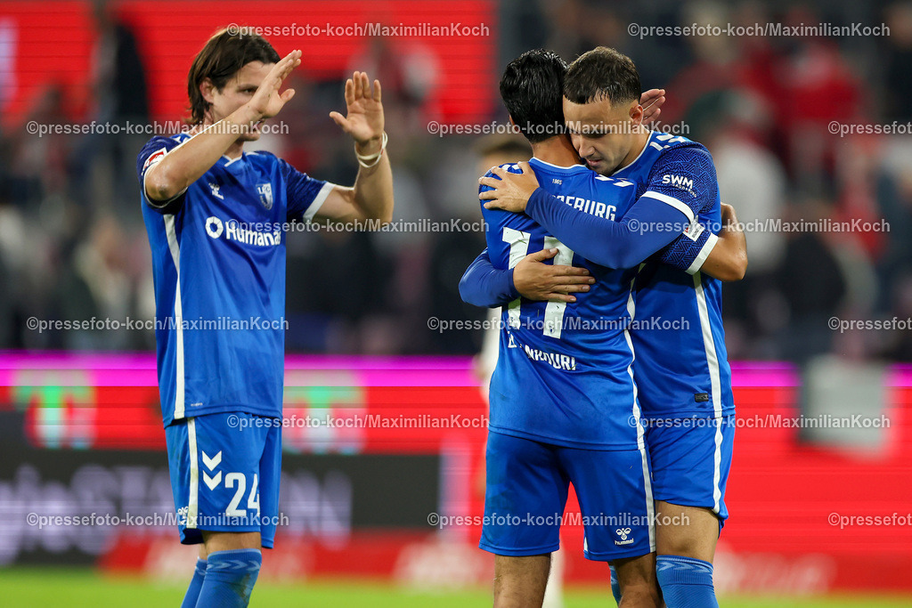 Koe14092401060 | 14.09.2024, 2. Fußball Bundesliga, 1. FC Köln - 1. FC Magdeburg, RheinEnergieSTADION, Saison 2024 2025: Freude bei der Mannschaft von magdeburg nach dem 2:1 Sieg Jean Hugonet (1.FC Magdeburg #24) und Mohammed El Hankouri (1.FC Magdeburg #11) und Falko Michel (1.FC Magdeburg #21)DFB regulations prohibit any use of photographs as image sequences and or quasi-video.