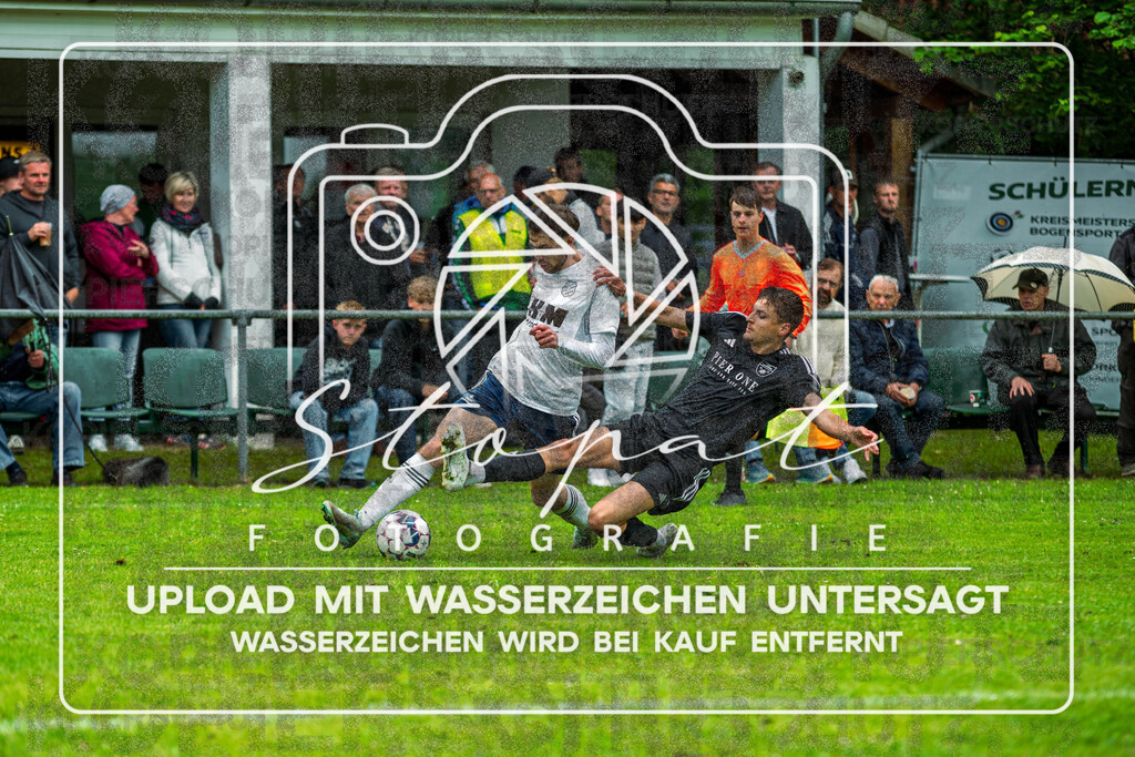 Final Kreispokal HK - Germania Walsrode vs. TSV Wietzendorf | Lennart Schulz (TSV Wietzendorf #19), Kenan Droce (Germania Walsrode #19); Finale Kreispokal HK - Germania Walsrode vs. TSV Wietzendorf am 07.06.2026 in Sportplatz Alter Schulweg, Schülern - Realisiert mit Pictrs.com