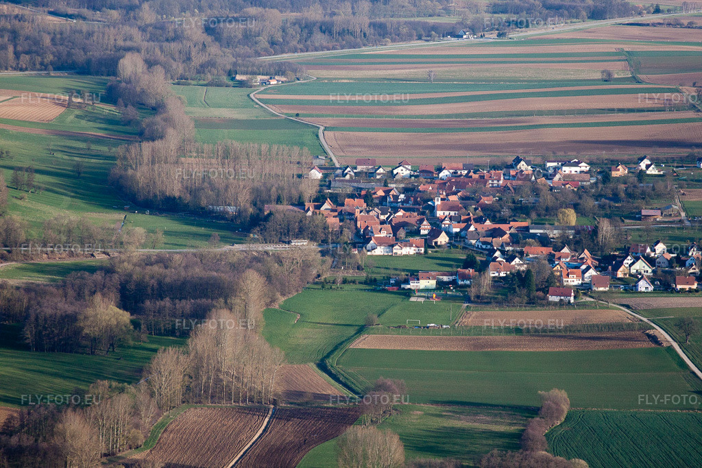 Vue aérienne: Vue de la ville à Bremmelbach dans le département Bas Rhin, France. Photo: IMG_38777.jpg prise le 20/03/2011 par Werner Riehm/FLY-FOTO.euRésolution de l'original: 4752 x 3168 px