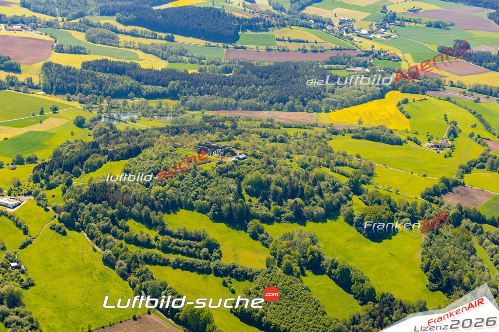 Das Luftbild zeigt : Burgruine Waldeck Kemnath - Die Luftaufnahme wurde 2024 vom UL-Flugzeug aus erstellt ( keine Drohne ) - Hochauflösende Luftaufnahme - Für grossformatige Ausdrucke geeignet. Die Geschenkidee !Mit Lizenz und Bildrechte bestellbar