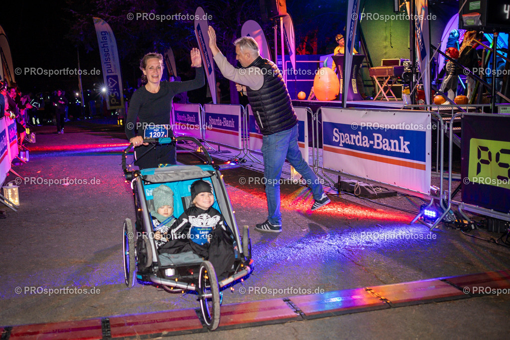 Halloween Run 2025 in Koeln, 31.10.2025 | Impressionen vom Halloween Run 2025 am 31.10.2025 in Koeln (Forstbotanischer Garten Rodenkirchen). Foto: Axel Kohring/Beautiful Sports