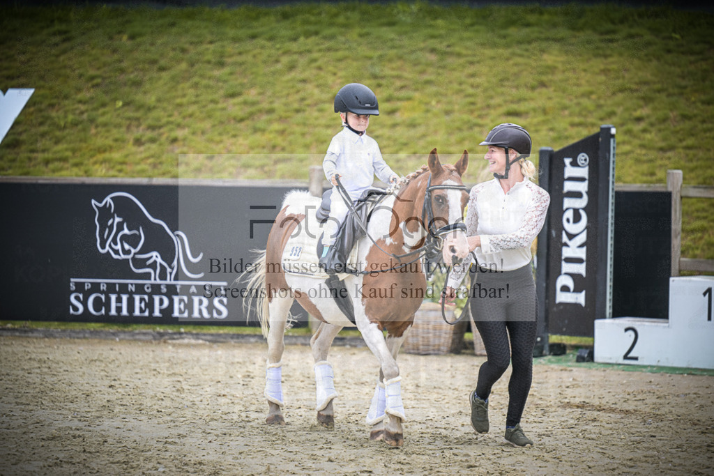DOS_0325 | Entdecke hochwertige Reitturnierfotos von Foto Oger. Professionell, emotional und authentisch – jetzt Lieblingsmomente im Shop bestellen.Deutschlandweite Turnierfotografie. - Realisiert mit Pictrs.com
